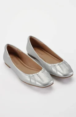 Blondo® Janette Flats | Jjill