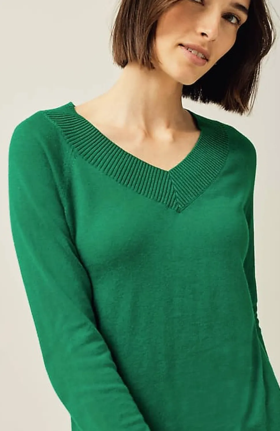 Ribbed-Border V-Neck Sweater | Jjill