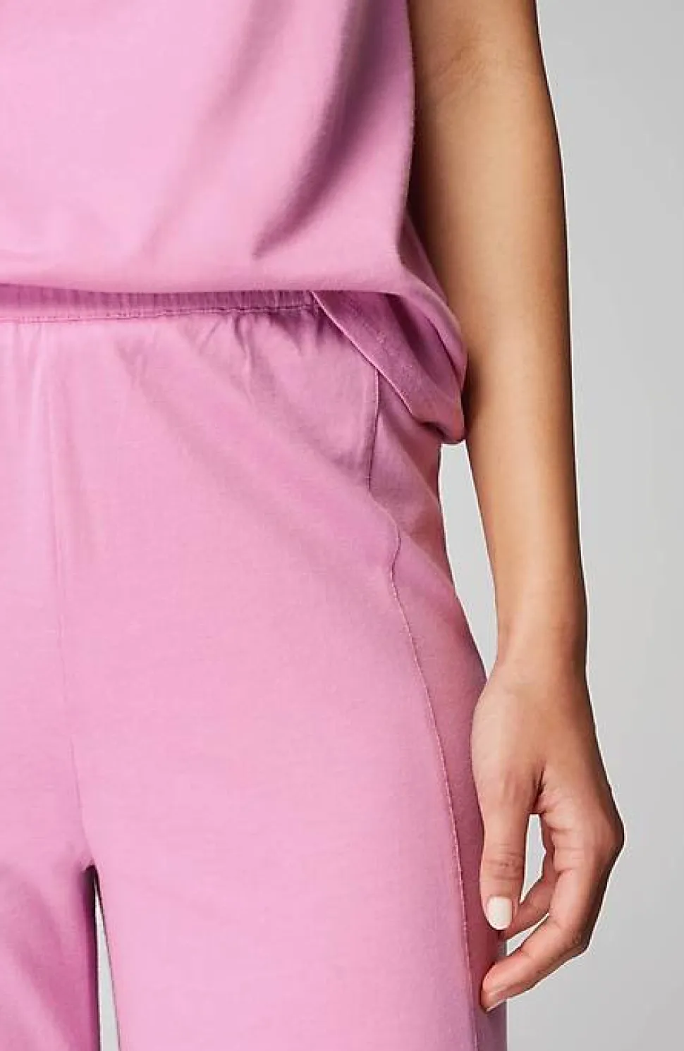 Sleep Ultrasoft Curved-Hem Crops | Jjill